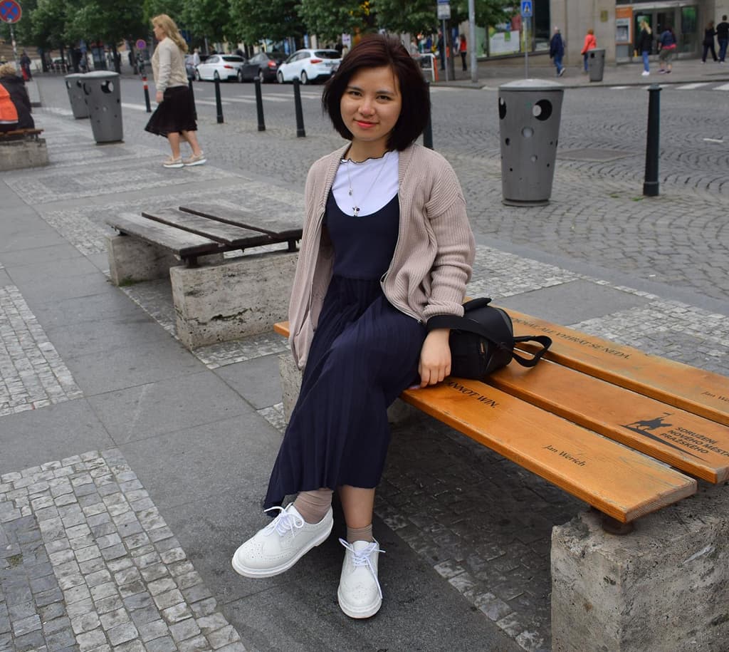Cô Hoa Mai